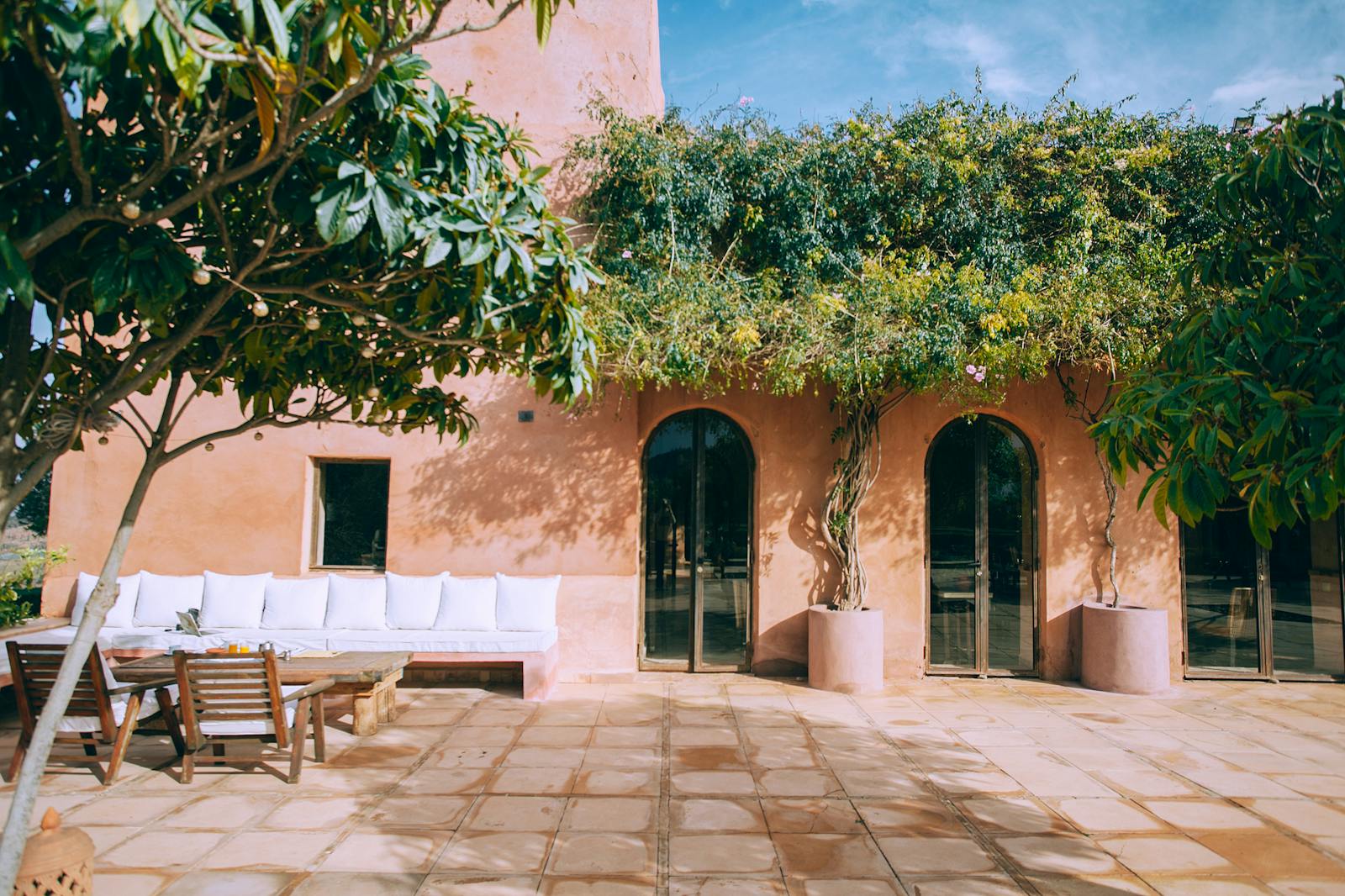 Cozy backyard patio seating area for Florida outdoor living